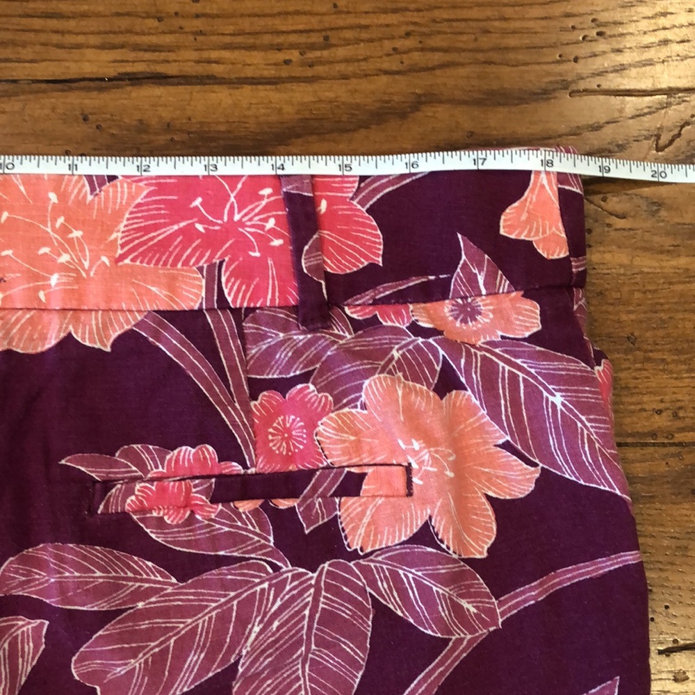 Ann Taylor Loft Floral linen/ cotton blend shorts - Picture 6 of 7